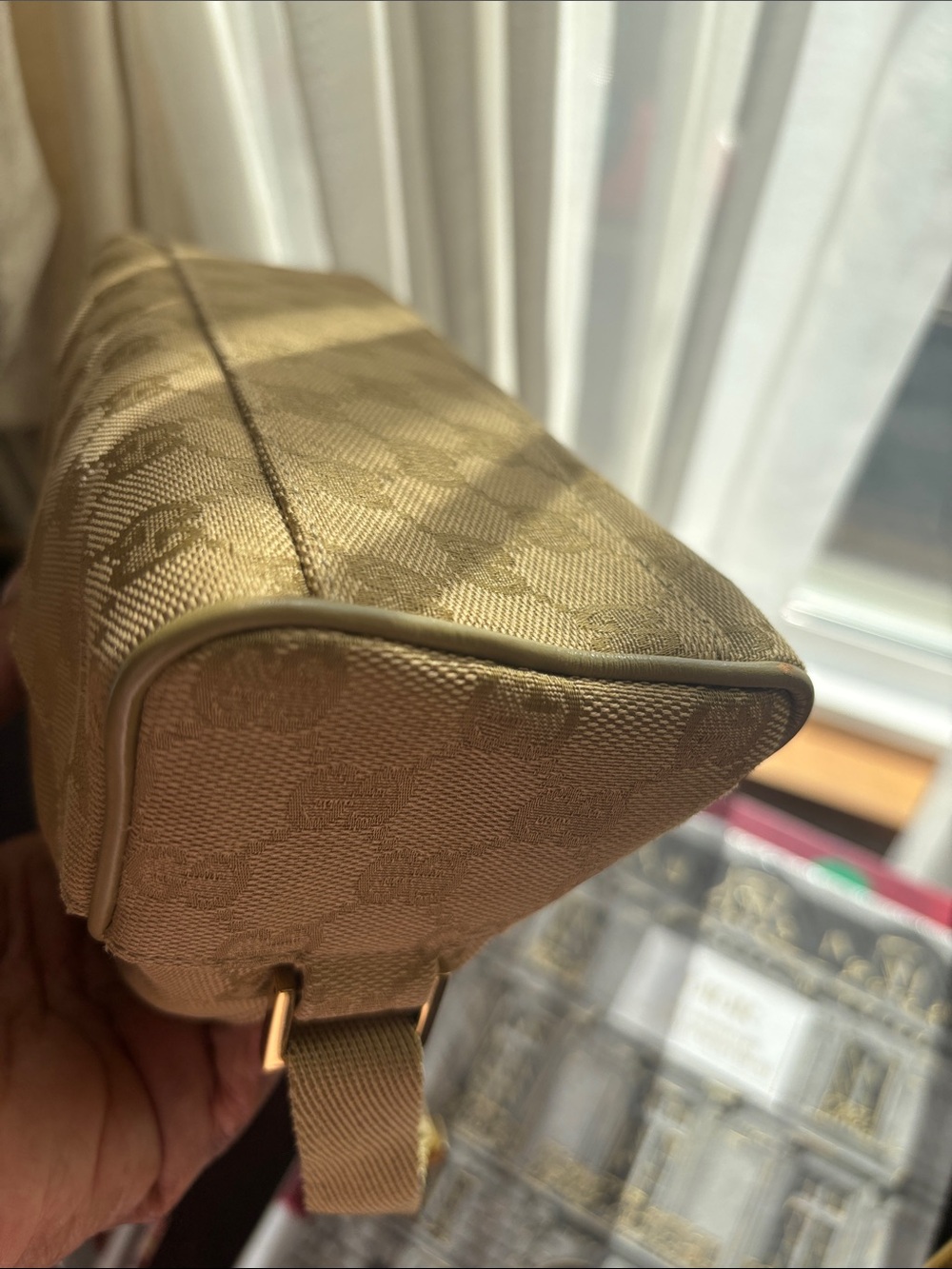 Like New GUCCI canvas Pouch w/Bag - Picture 9 of 9